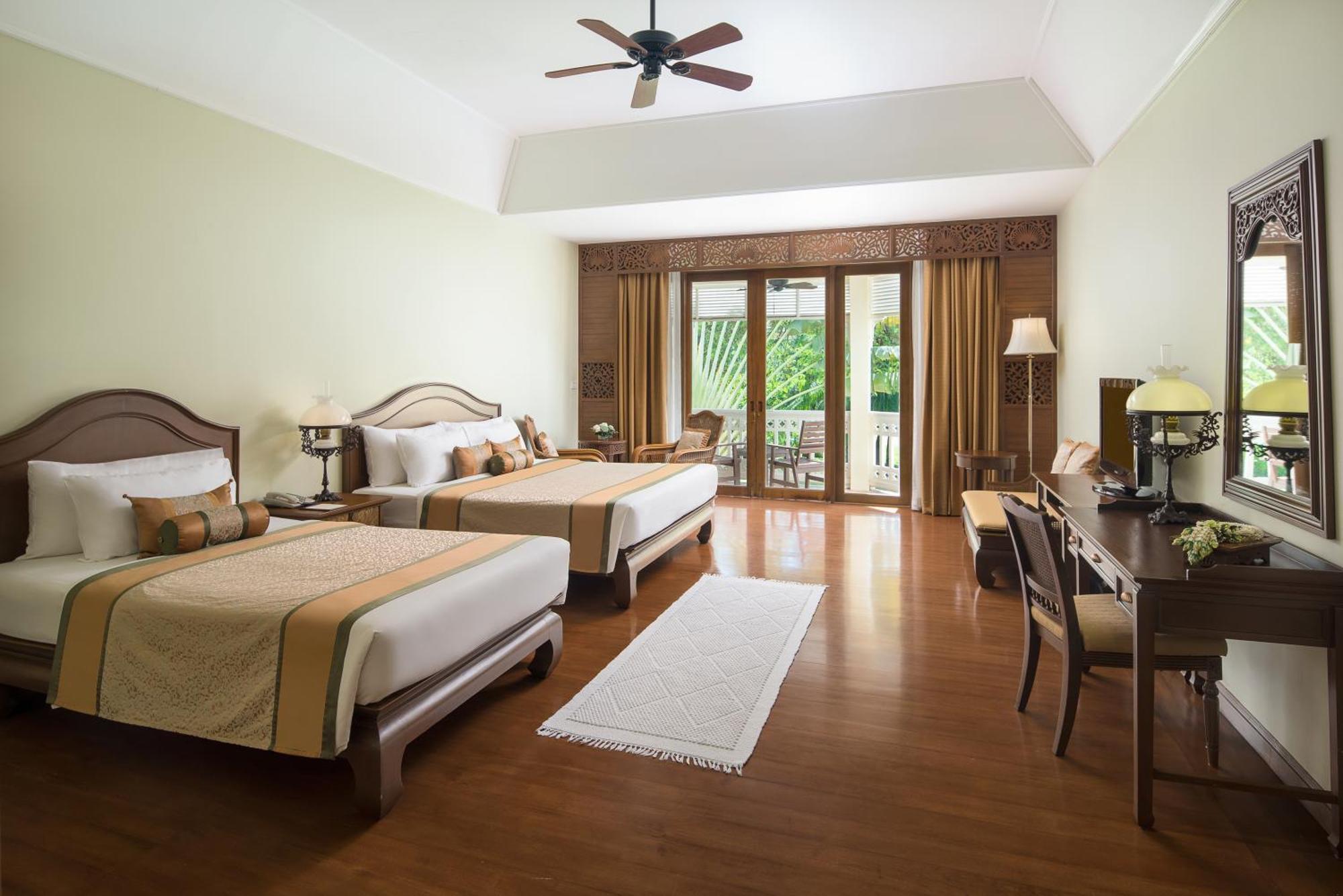 Deluxe Family Room