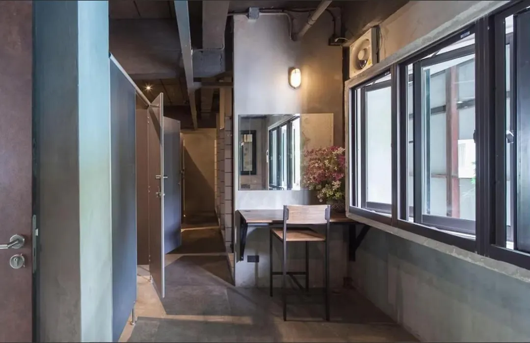 Westory Design Poshtel-1